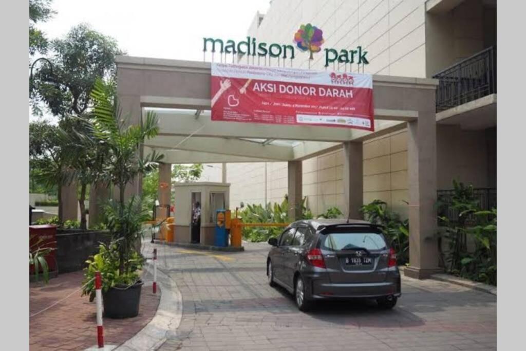1 Bedroom Apartment Near Central Park Mall Jakarta Exteriér fotografie